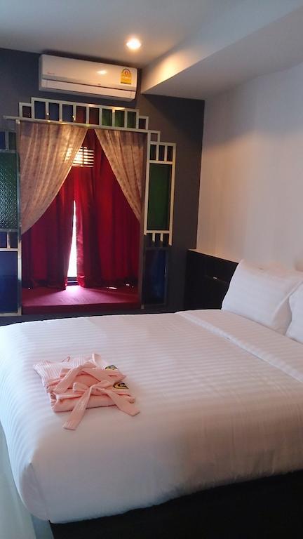 De Ja Moon Hostel Chiang Mai Zimmer foto